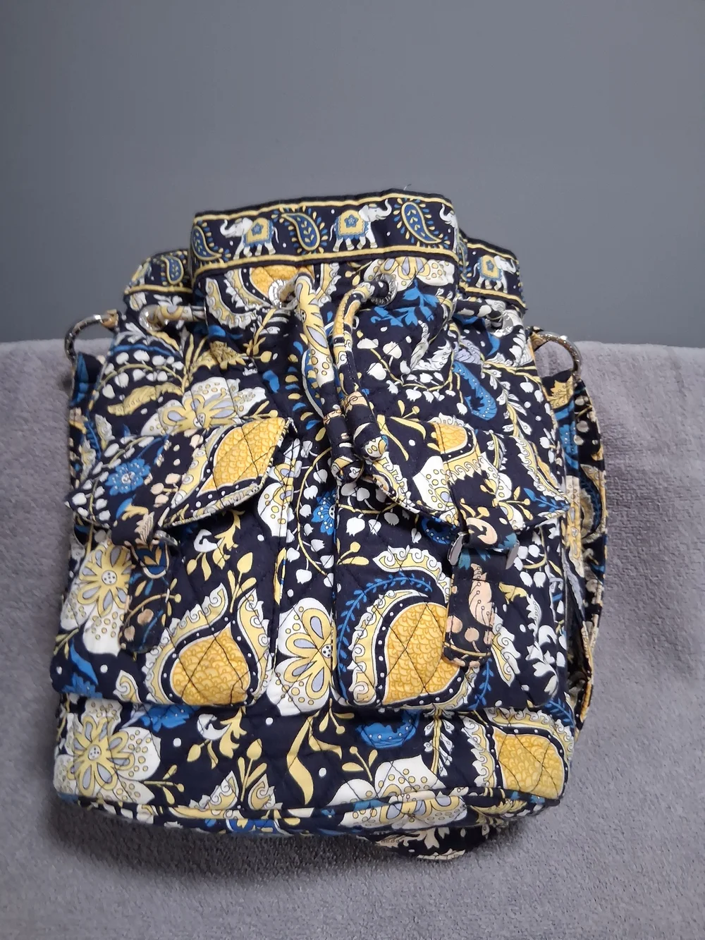Vera Bradley Ellie Blue & Yellow Elephant Drawstring Crossbody Bag flap pockets - Picture 3 of 11